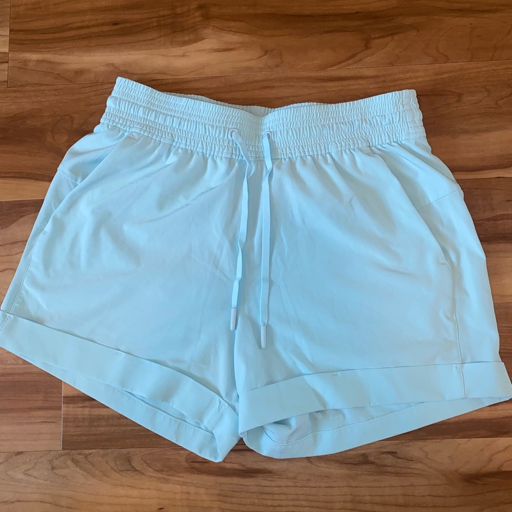 Lululemon Size 4 shorts